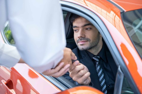 Découvrez le service de voiturier à l'aéroport de Lyon-Saint Exupéry