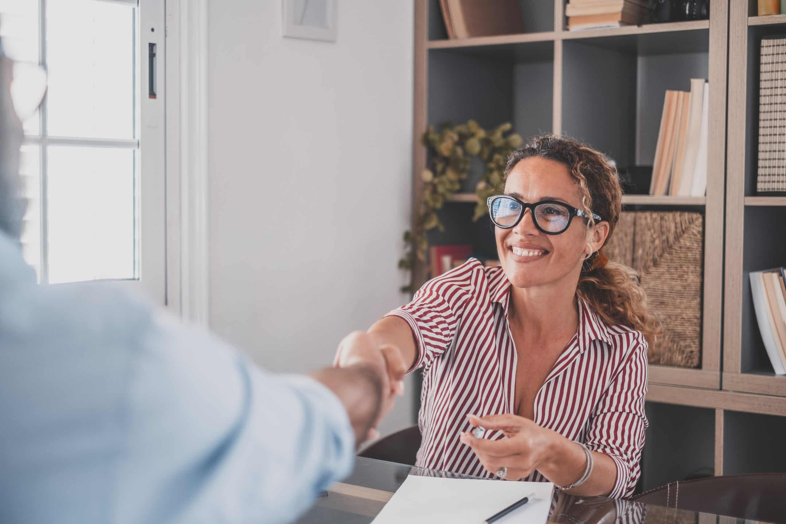 Pourquoi embaucher un salarié étranger?