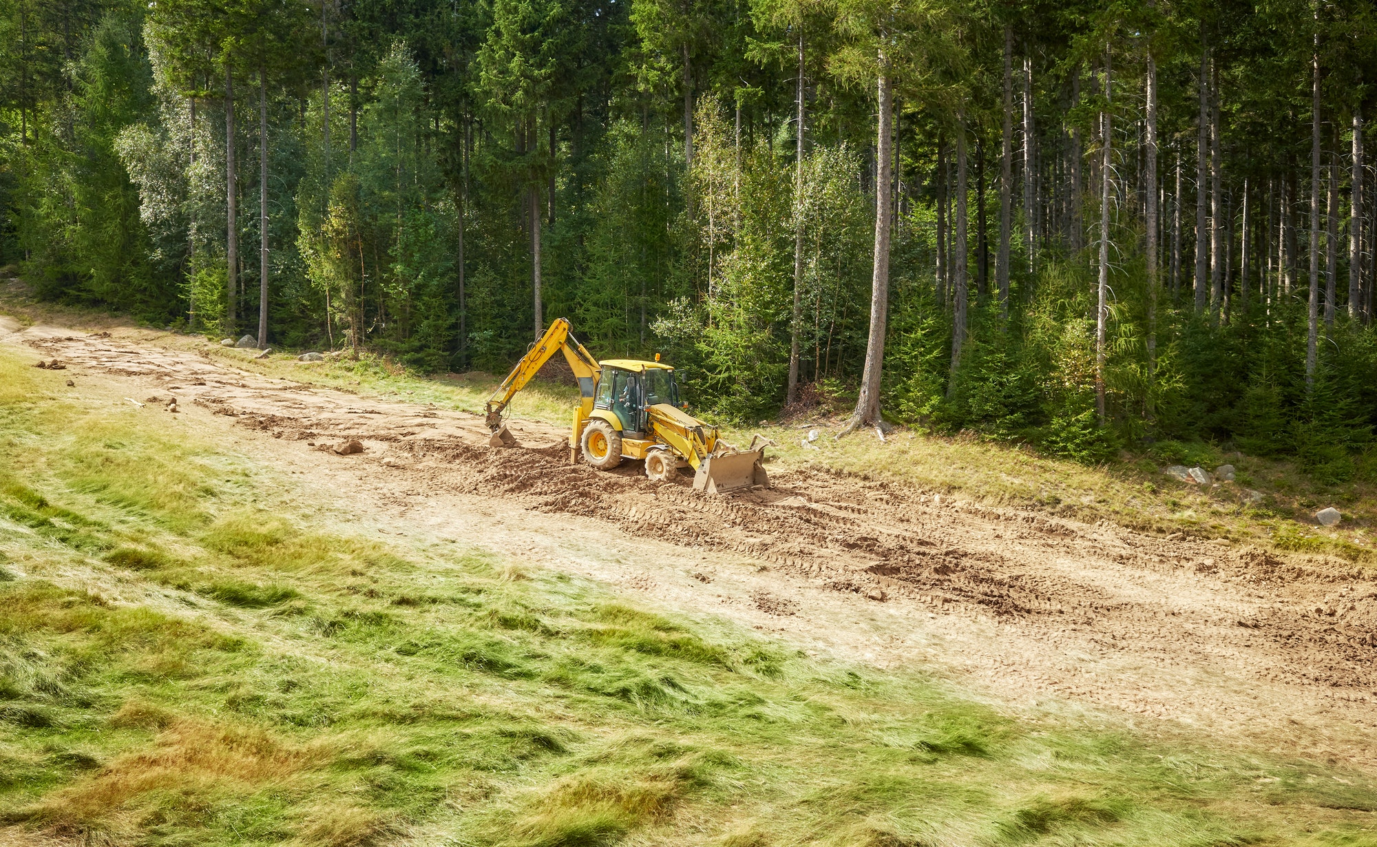 Quelles techniques utilisées pour construire une maison sur un terrain en pente ?